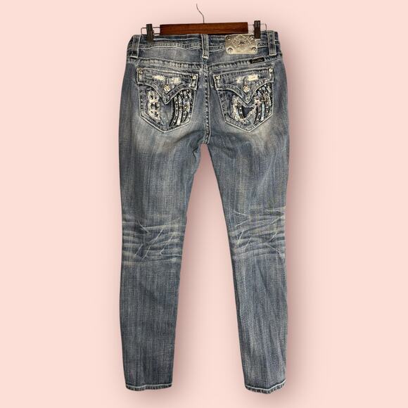 Miss Me Women’s Jeans size 29 Skinny Distressed Light Wash Ripped Bling Pocket - Picture 3 of 5